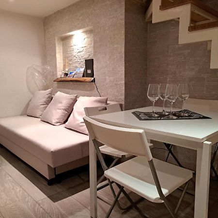 Appartement Toledo 27, A Due Passi Da Piazza Del Plebiscito à Naples Extérieur photo