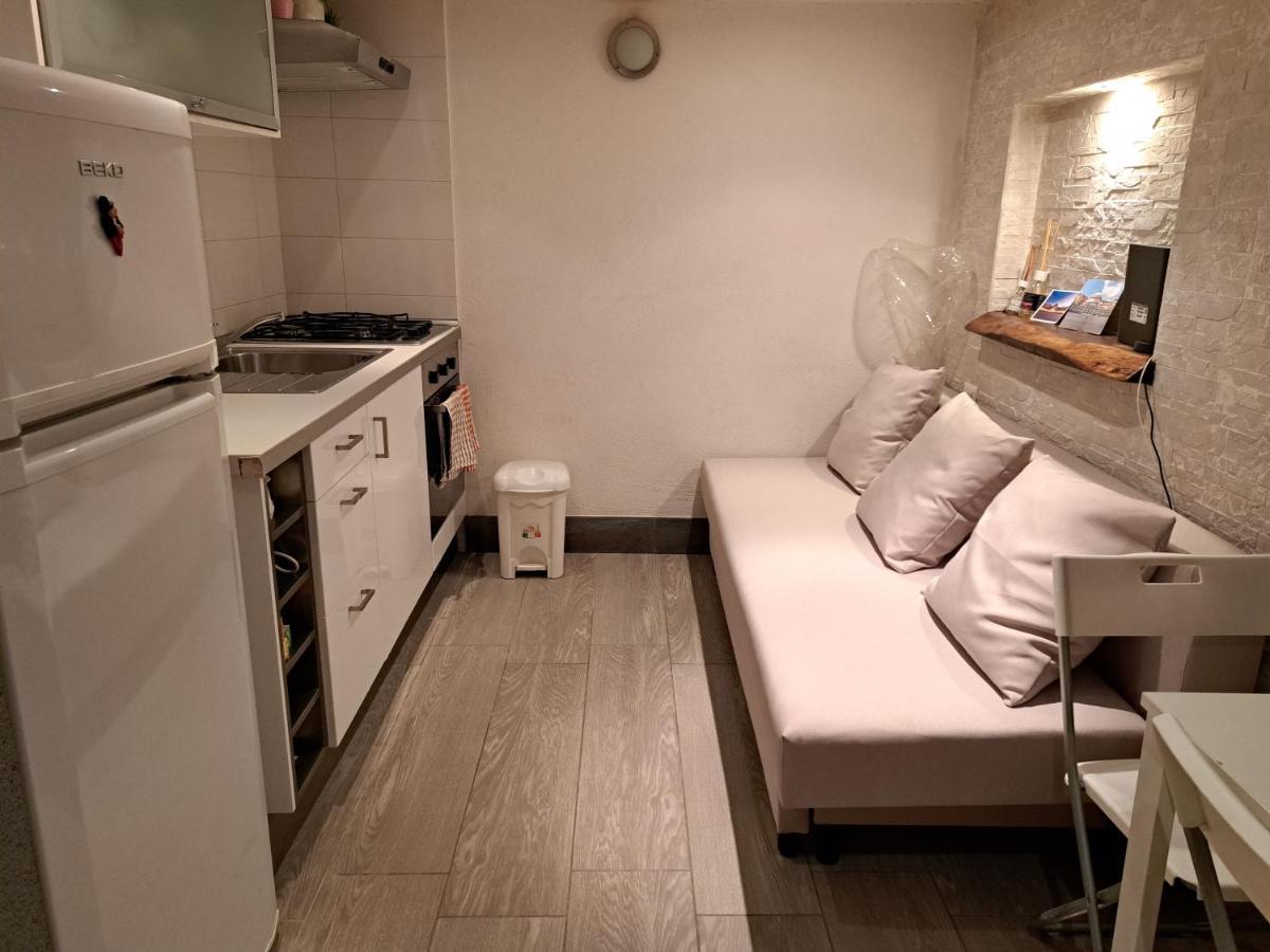 Appartement Toledo 27, A Due Passi Da Piazza Del Plebiscito à Naples Extérieur photo