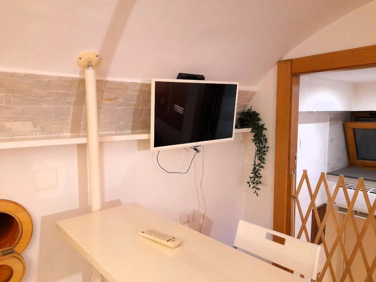 Appartement Toledo 27, A Due Passi Da Piazza Del Plebiscito à Naples Extérieur photo