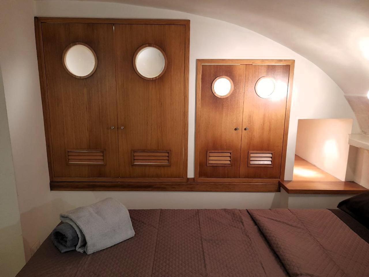 Appartement Toledo 27, A Due Passi Da Piazza Del Plebiscito à Naples Extérieur photo