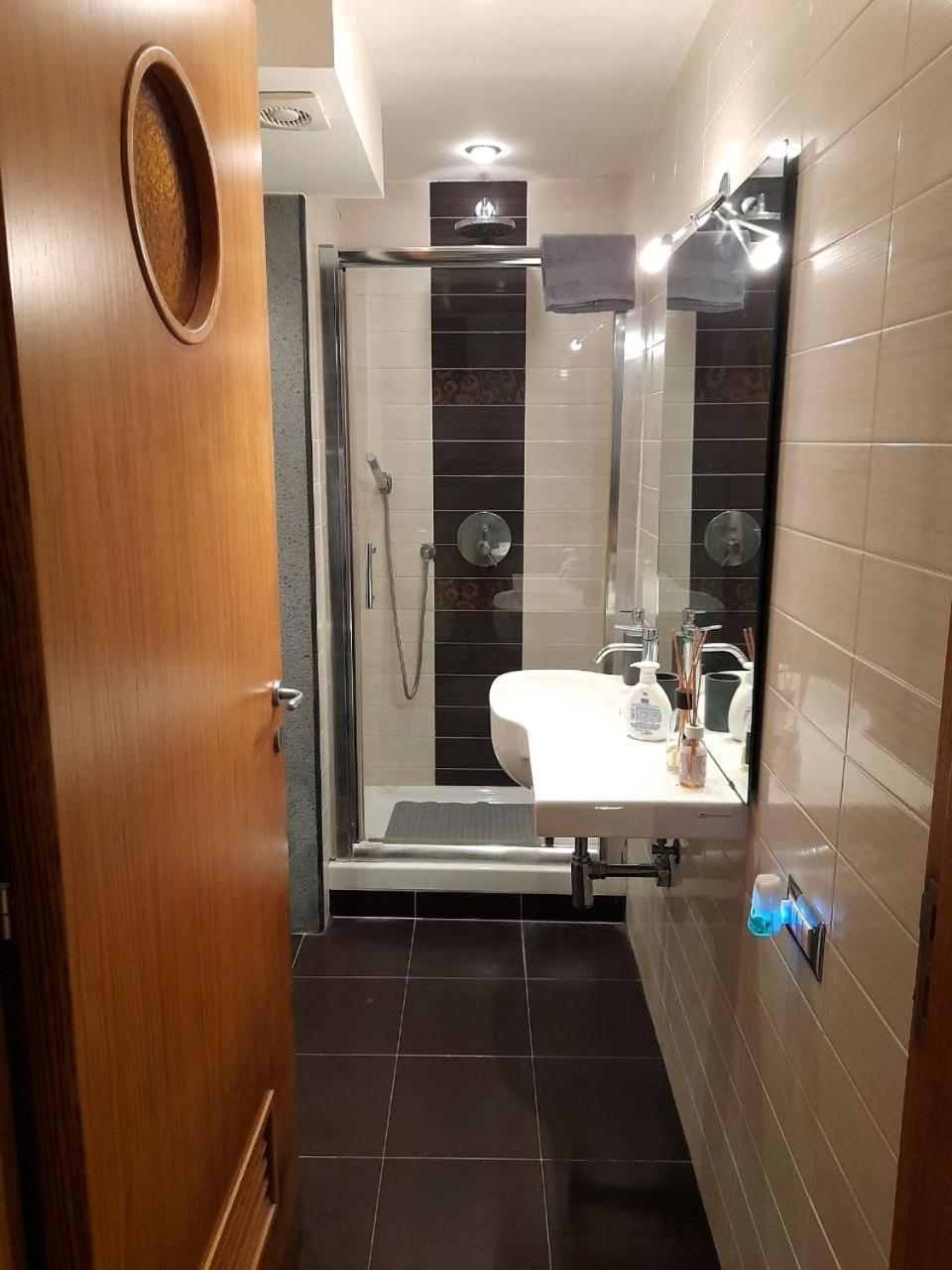 Appartement Toledo 27, A Due Passi Da Piazza Del Plebiscito à Naples Extérieur photo