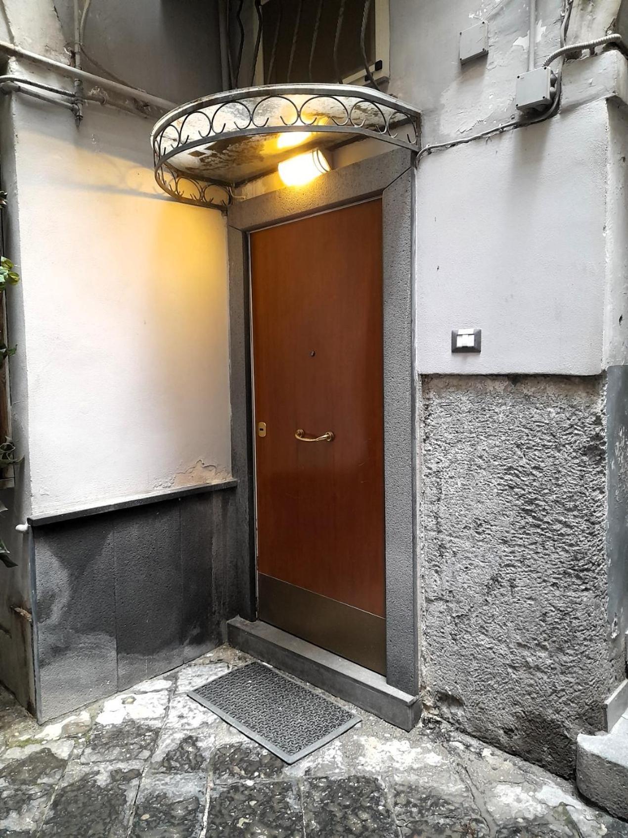 Appartement Toledo 27, A Due Passi Da Piazza Del Plebiscito à Naples Extérieur photo
