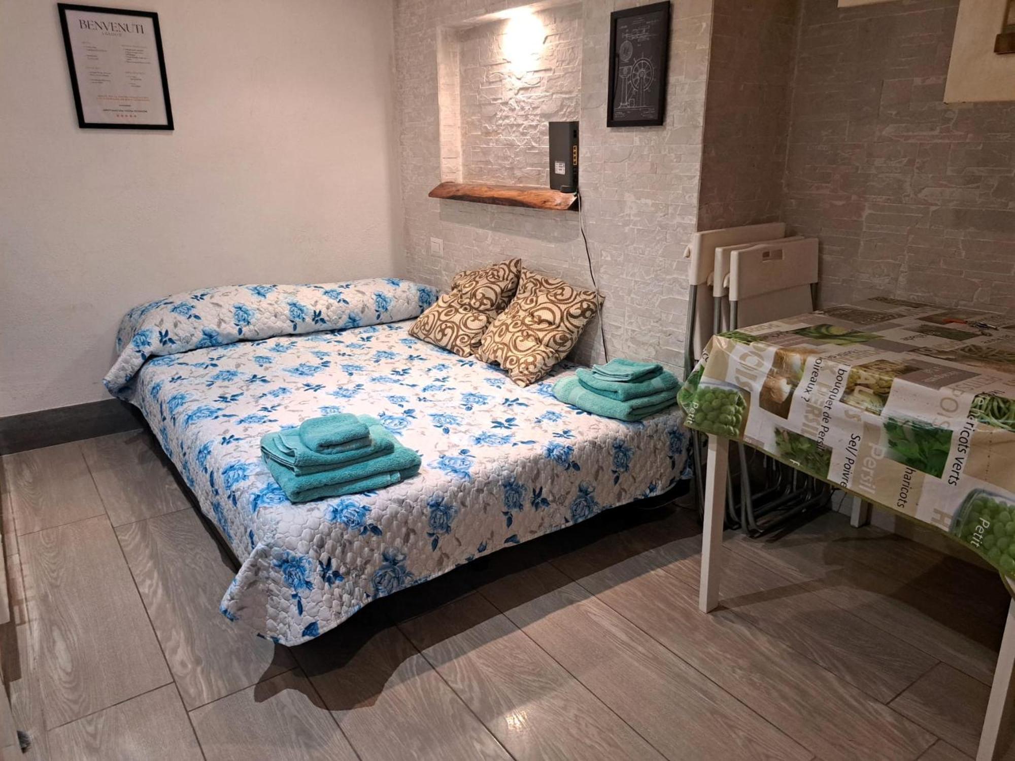 Appartement Toledo 27, A Due Passi Da Piazza Del Plebiscito à Naples Extérieur photo