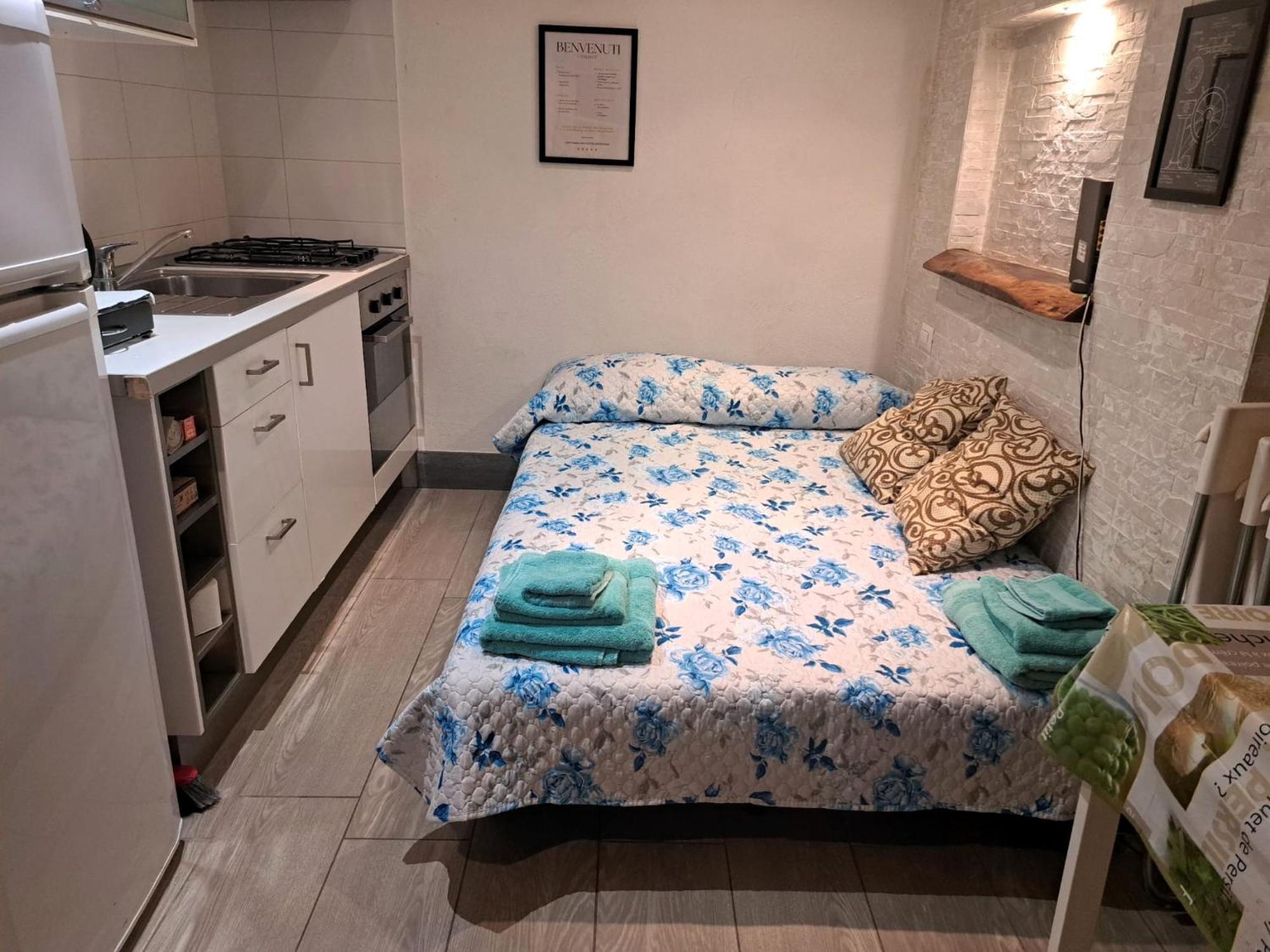 Appartement Toledo 27, A Due Passi Da Piazza Del Plebiscito à Naples Extérieur photo